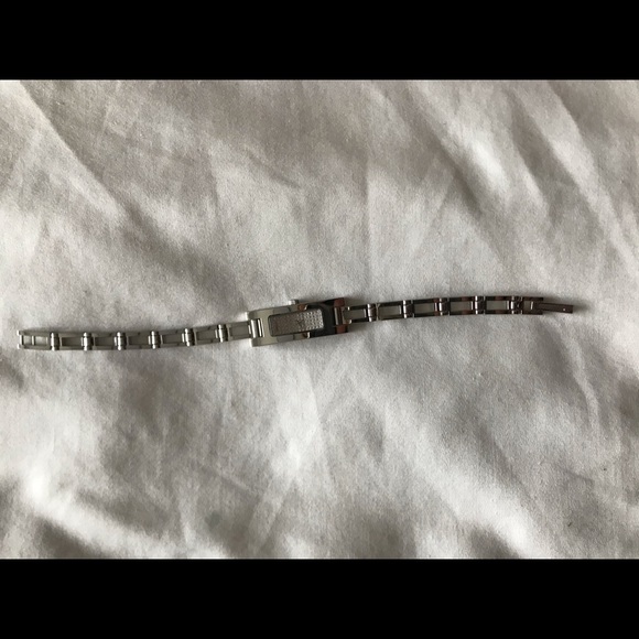 Gucci ladies watch - Picture 3 of 3